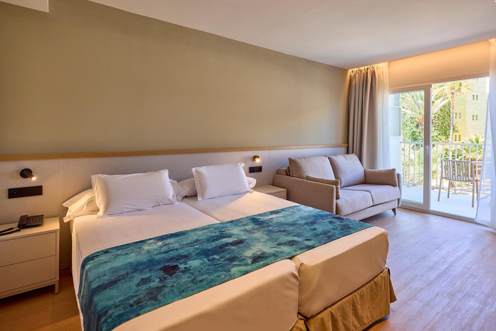 Universal Hotel Romantica Colonia de Sant Jordi Екстериор снимка