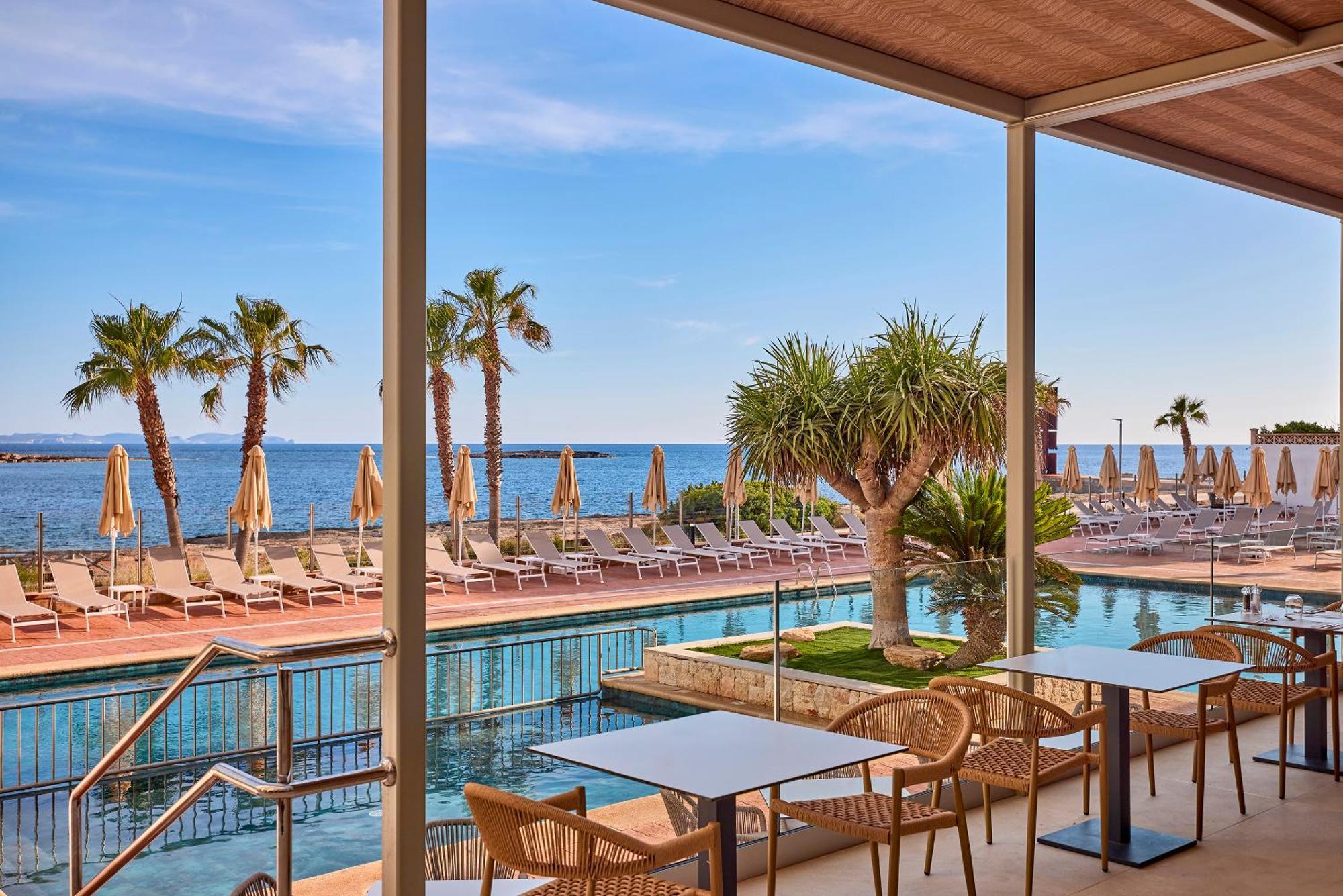 Universal Hotel Romantica Colonia de Sant Jordi Екстериор снимка